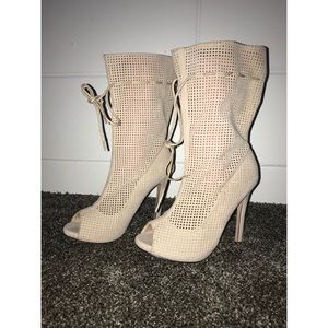 Nude heels, never been worn!